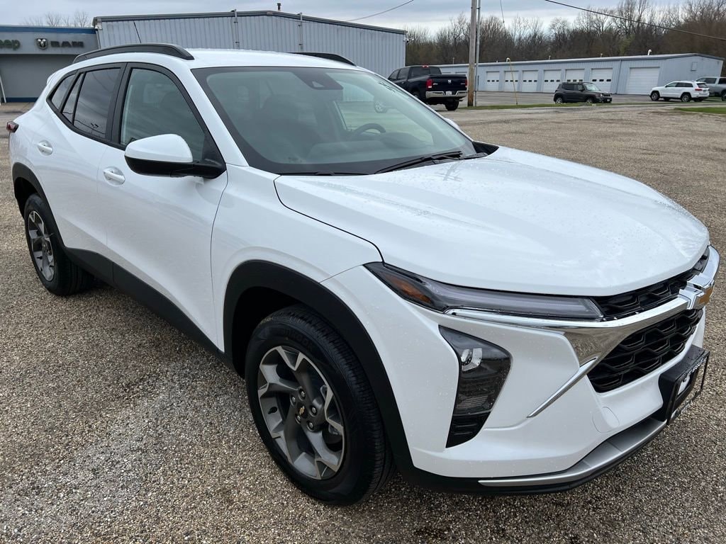 2026 Chevrolet Trax LT - Photo 7