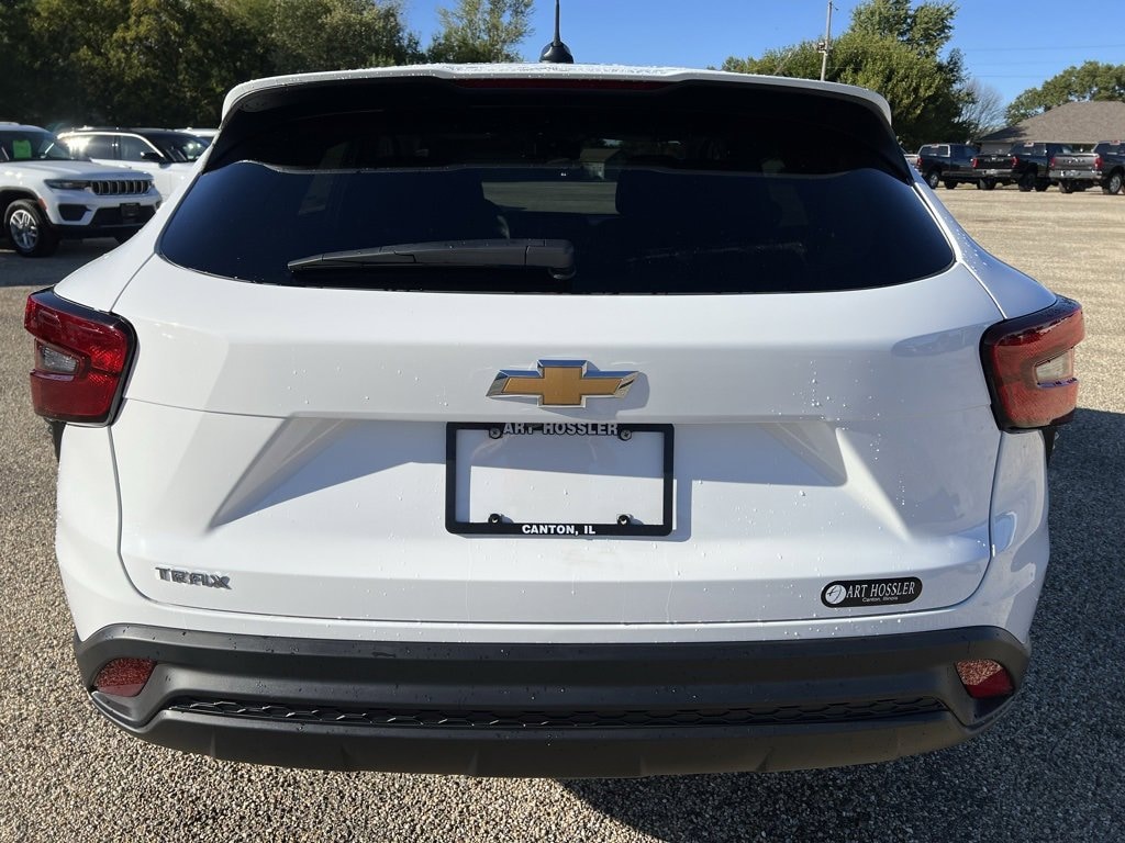 New 2026 Chevrolet Trax LS SUV