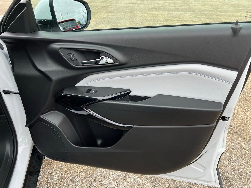 2026 Chevrolet Trax LT - Photo 13