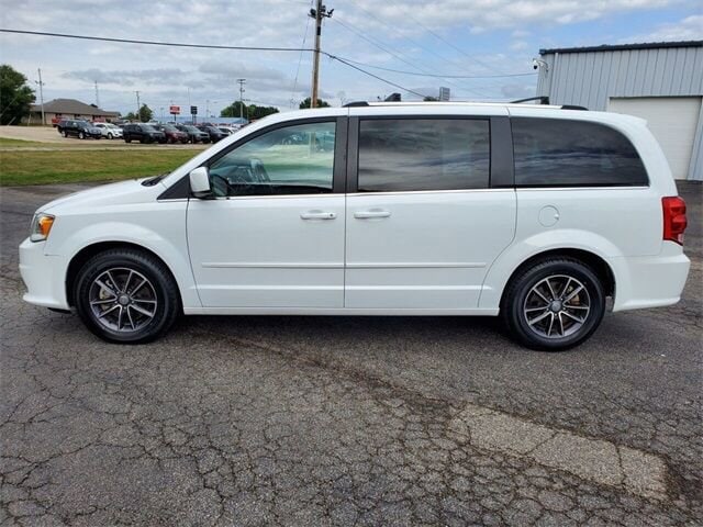 Used 2017 Dodge Grand Caravan SXT with VIN 2C4RDGCG9HR873213 for sale in Canton, IL