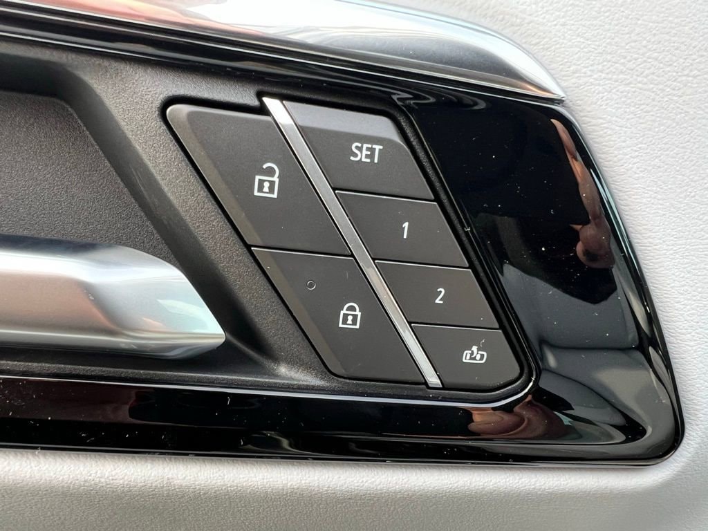 2026 Chevrolet Suburban Premier - Photo 22