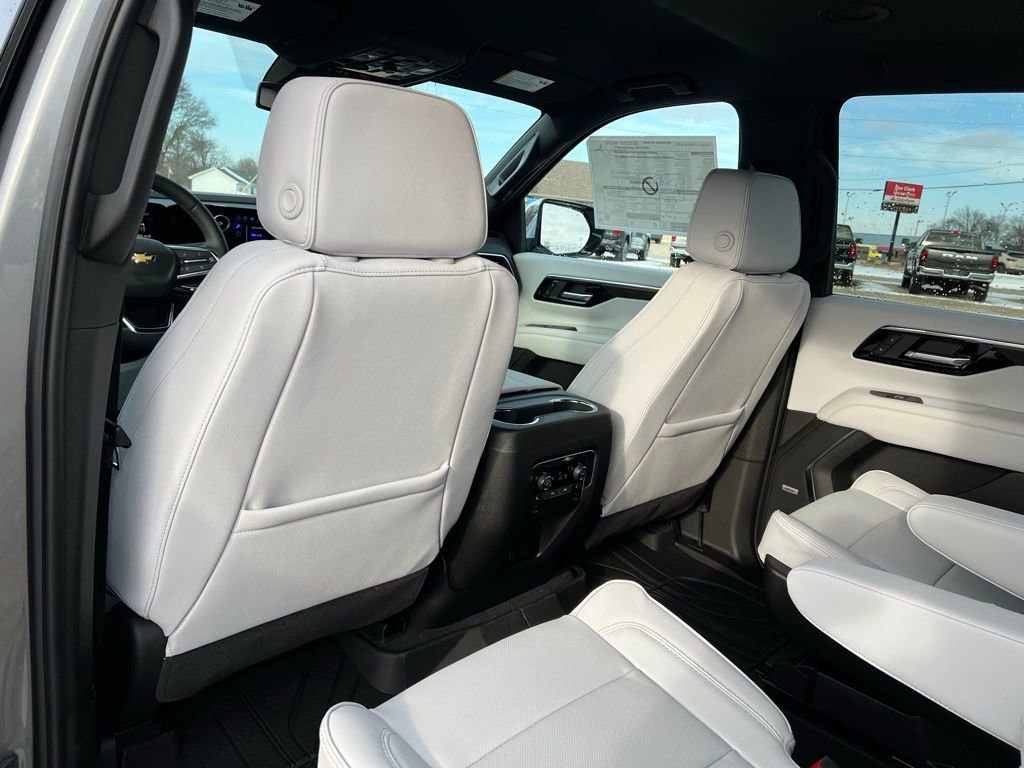 2026 Chevrolet Suburban Premier - Photo 46