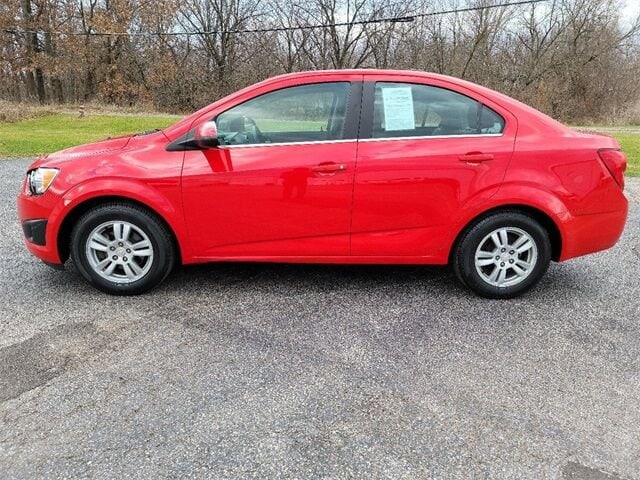 Used 2015 Chevrolet Sonic LT with VIN 1G1JC5SG1F4118765 for sale in Canton, IL