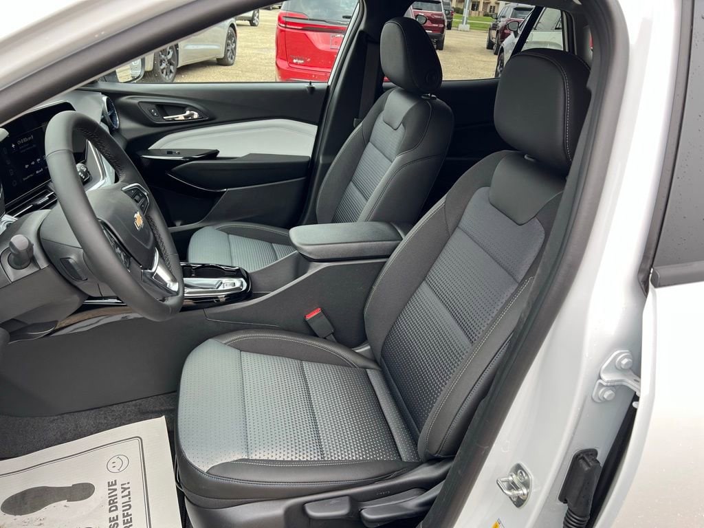 2026 Chevrolet Trax LT - Photo 25