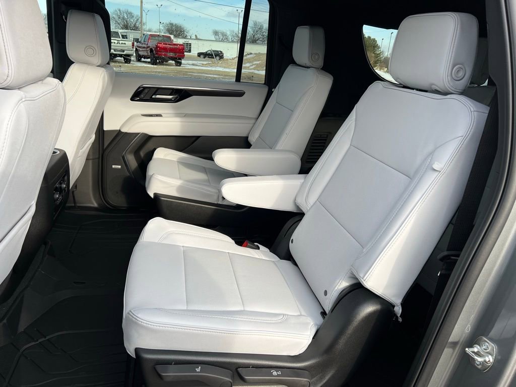 2026 Chevrolet Suburban Premier - Photo 21