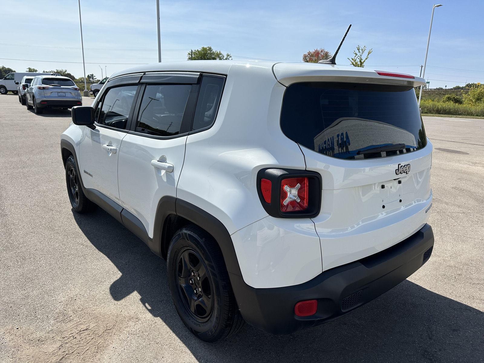 2016 Jeep Renegade Sport photo 2