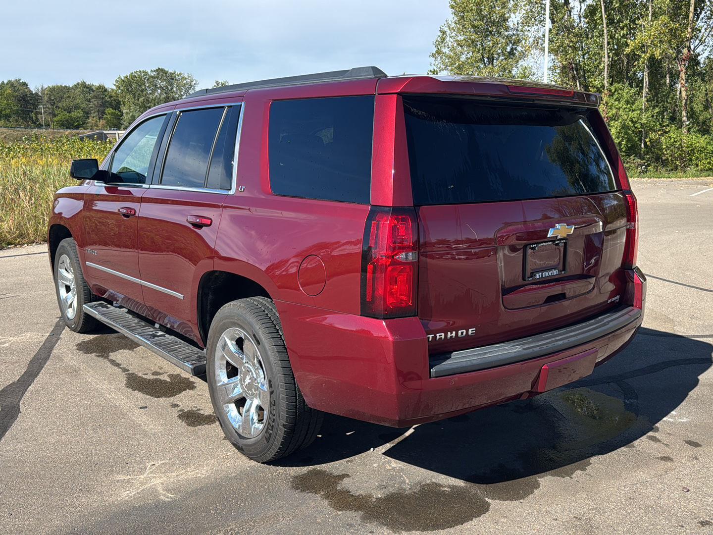 2018 Chevrolet Tahoe LT photo 2