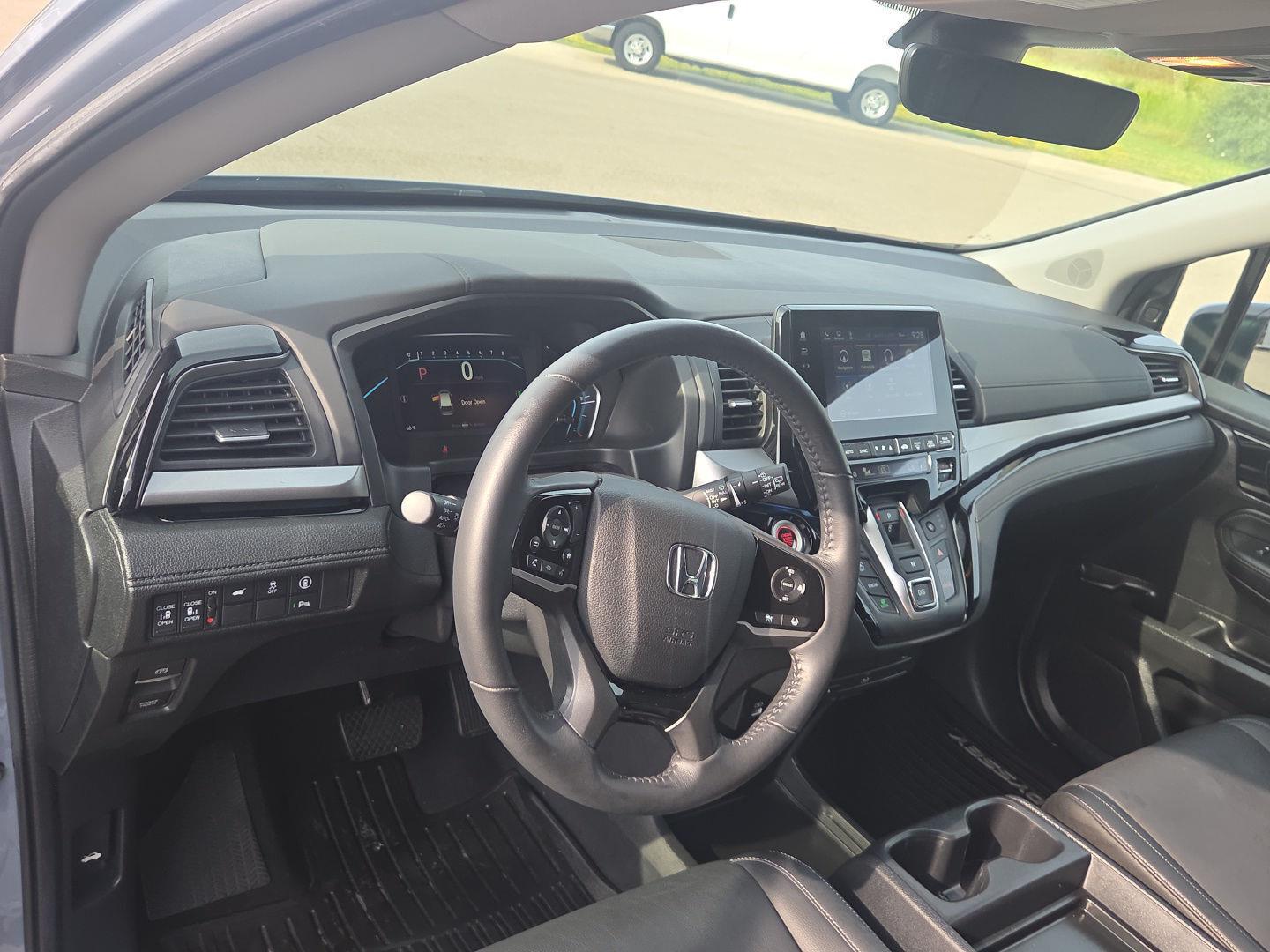2024 Honda Odyssey Touring - Photo 20
