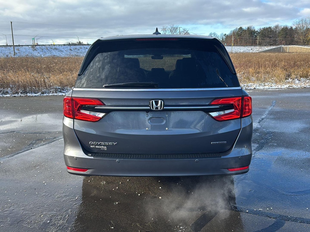 2022 Honda Odyssey Touring photo 3