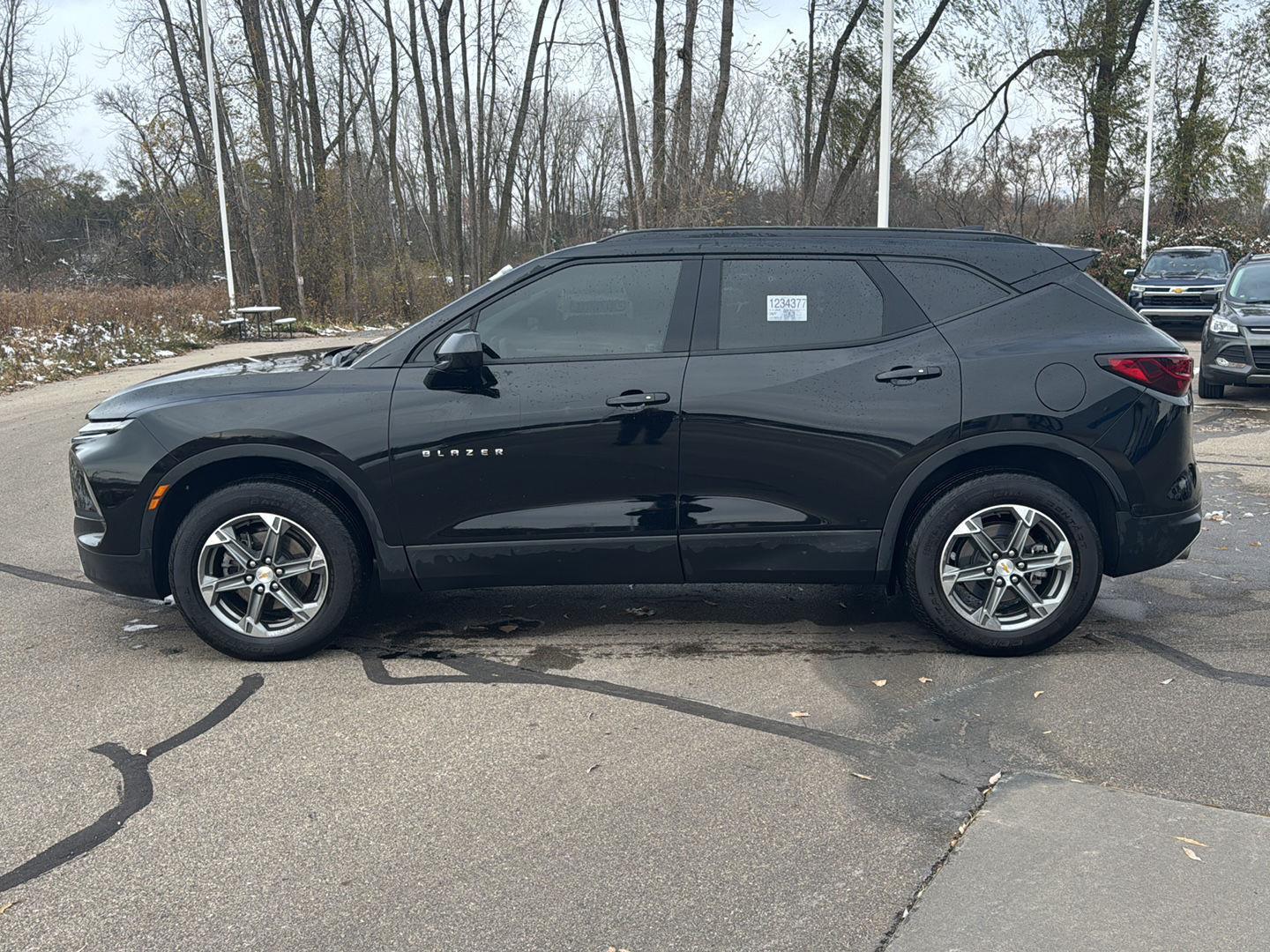 2024 Chevrolet Blazer 2LT photo 2