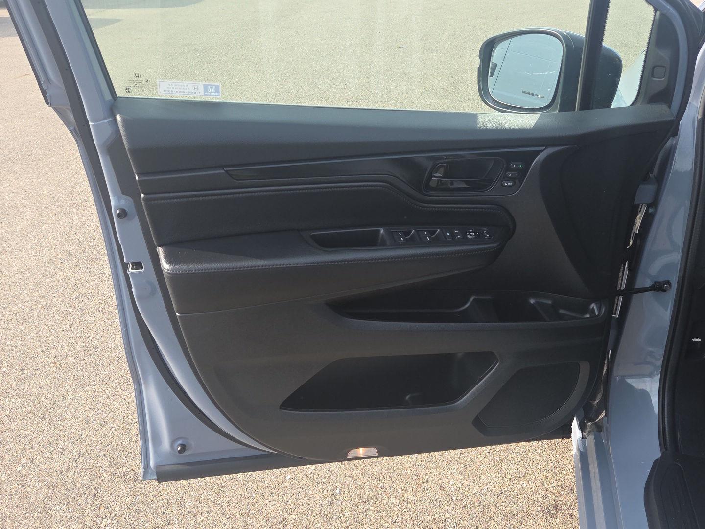 2024 Honda Odyssey Touring - Photo 17