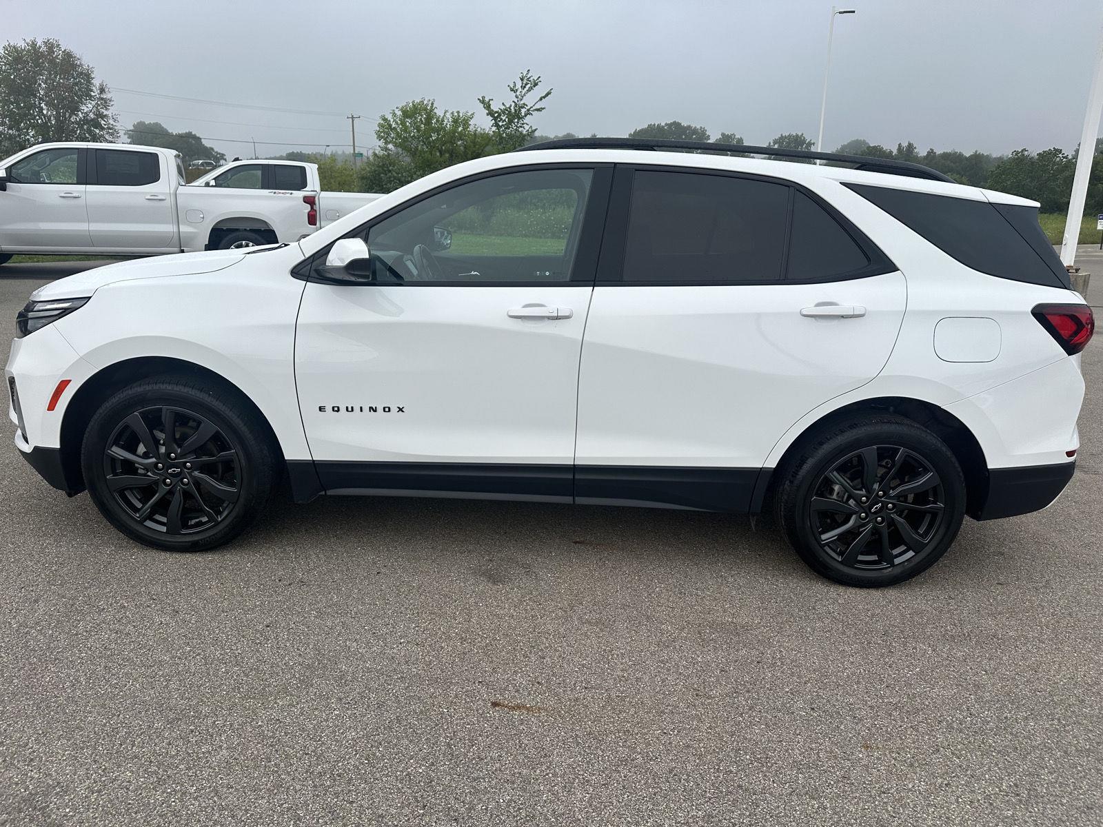2022 Chevrolet Equinox RS photo 3