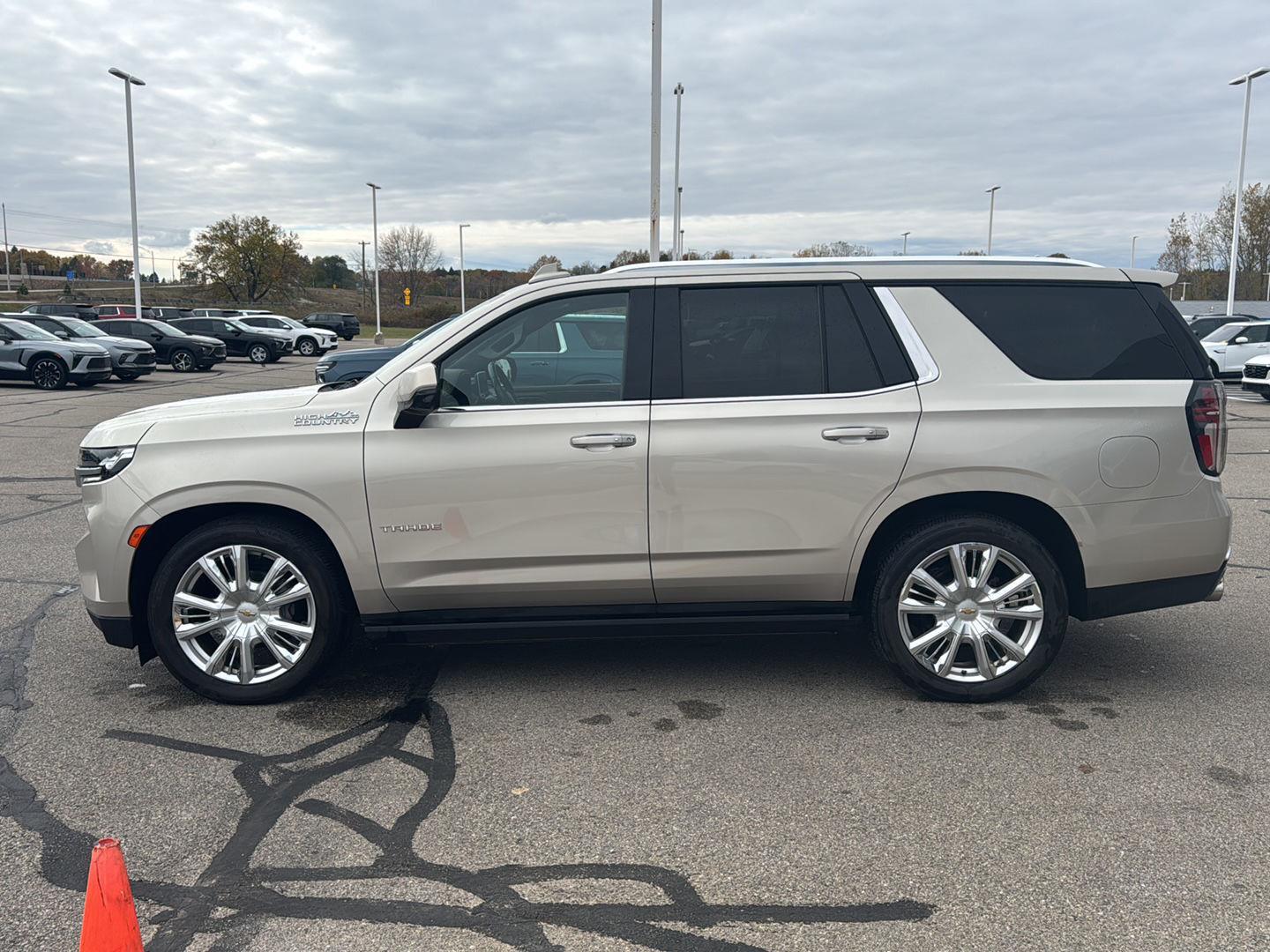 2021 Chevrolet Tahoe High Country photo 2