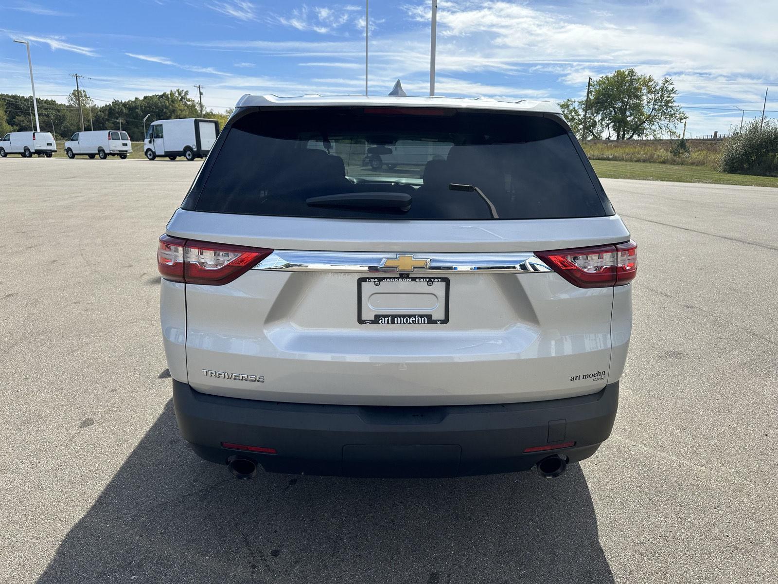 2020 Chevrolet Traverse LS photo 3