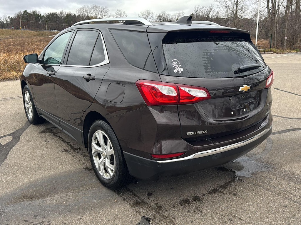 2020 Chevrolet Equinox LT photo 2