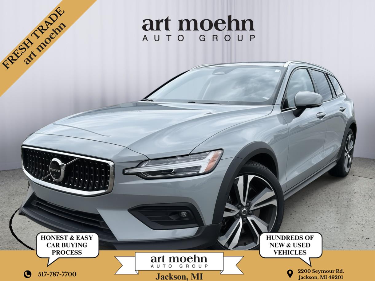 2025 Volvo V60 Cross Country B5 Plus AWD's photo