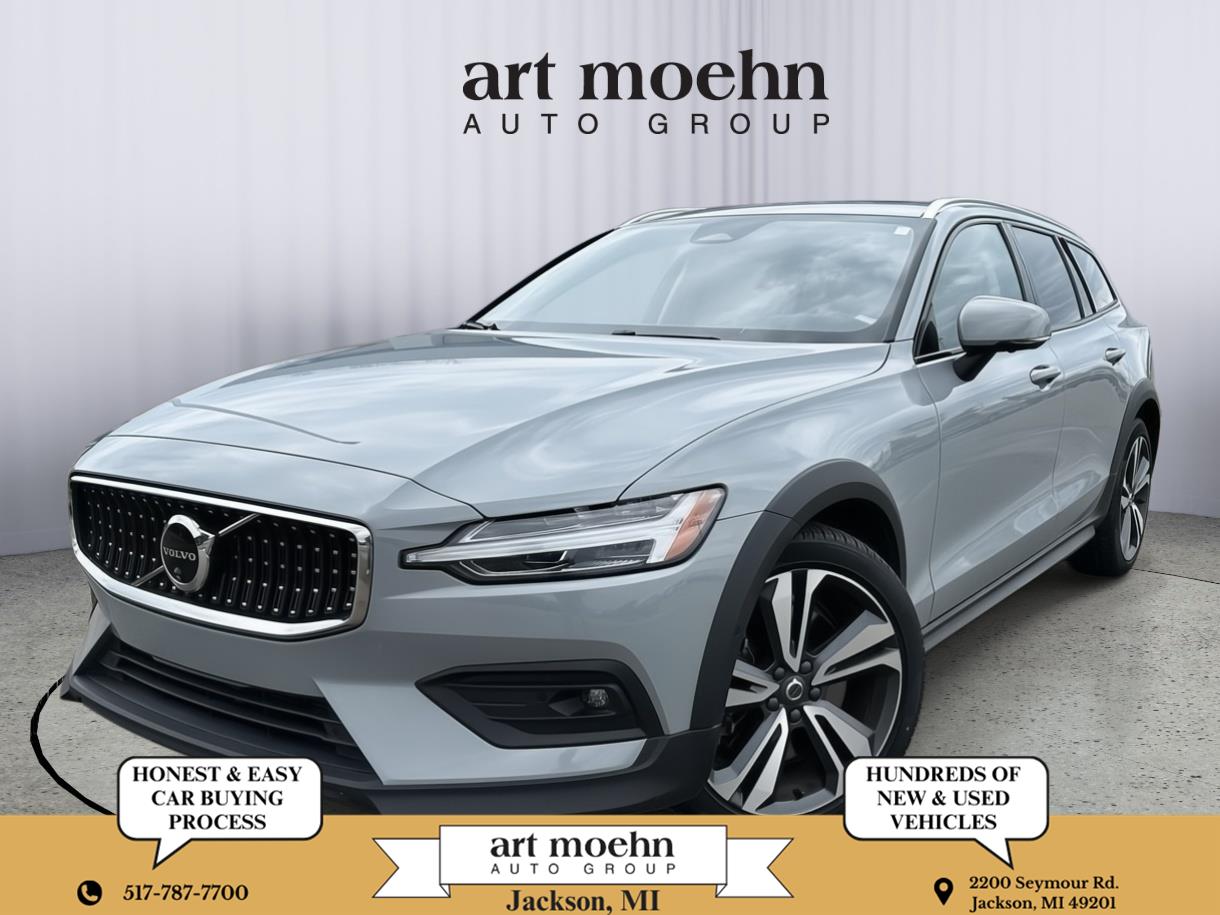 2025 Volvo V60 Cross Country B5 Plus AWD's photo