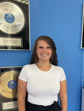 Staff member CHYNNA FRANCIS from ID_934544