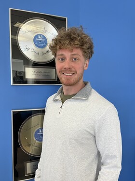 Staff member ISAAC COOPER from ID_934544