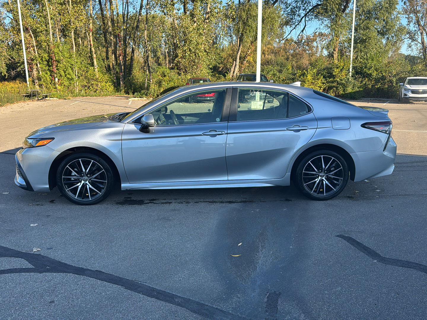 2024 Toyota Camry SE photo 2