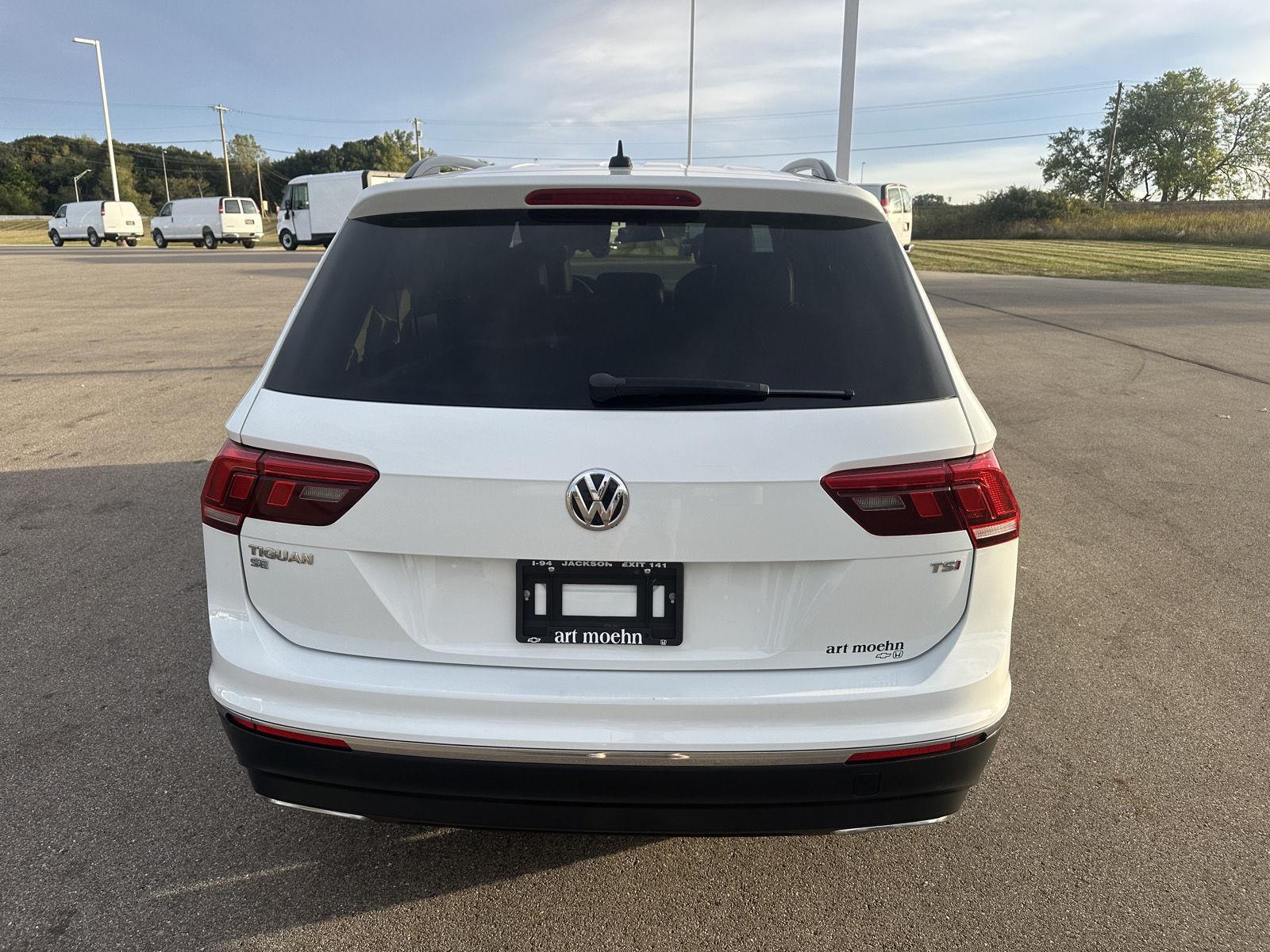 2018 Volkswagen Tiguan SEL photo 3