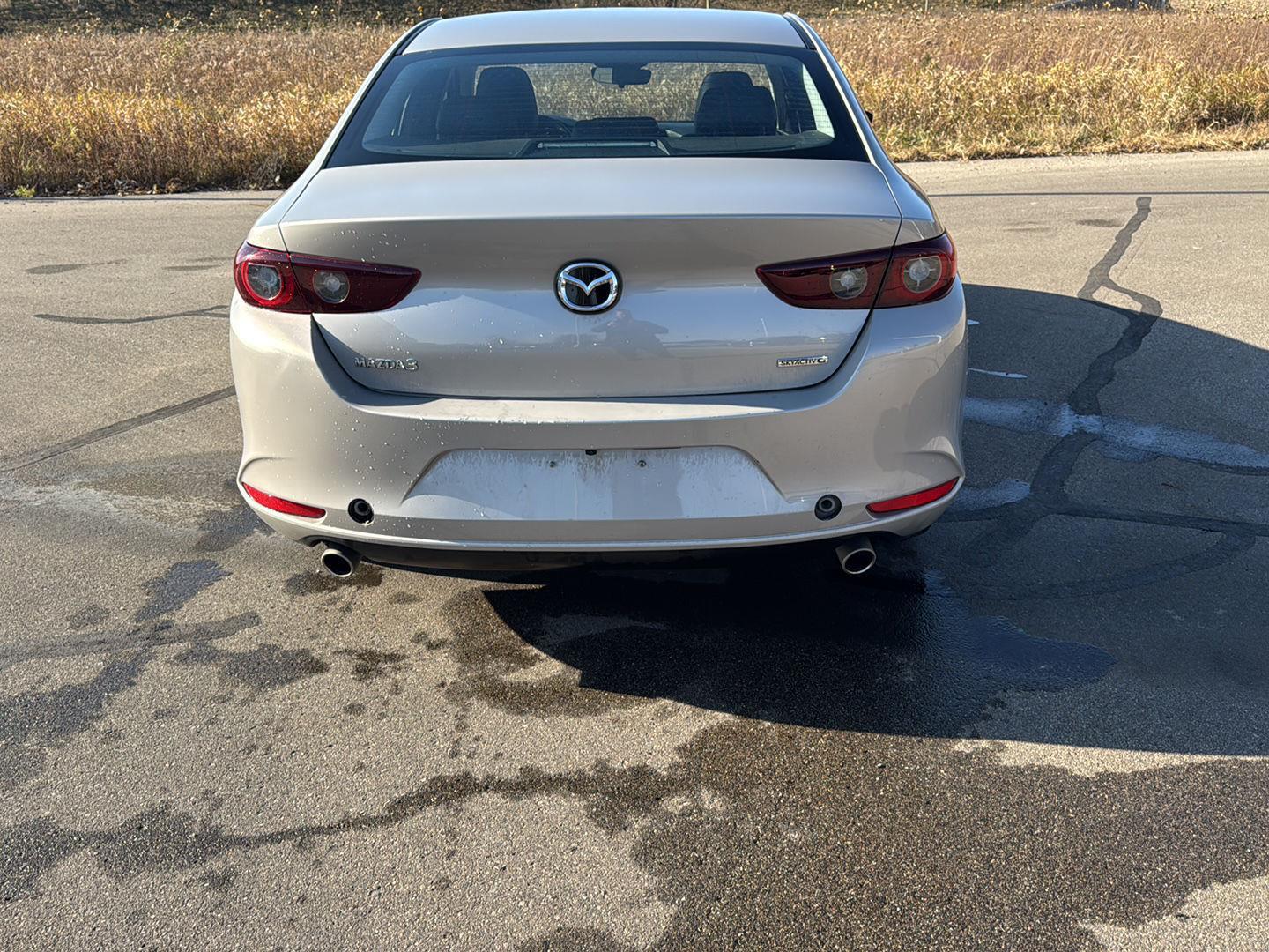 2025 Mazda Mazda3 2.5 s Preferred photo 4