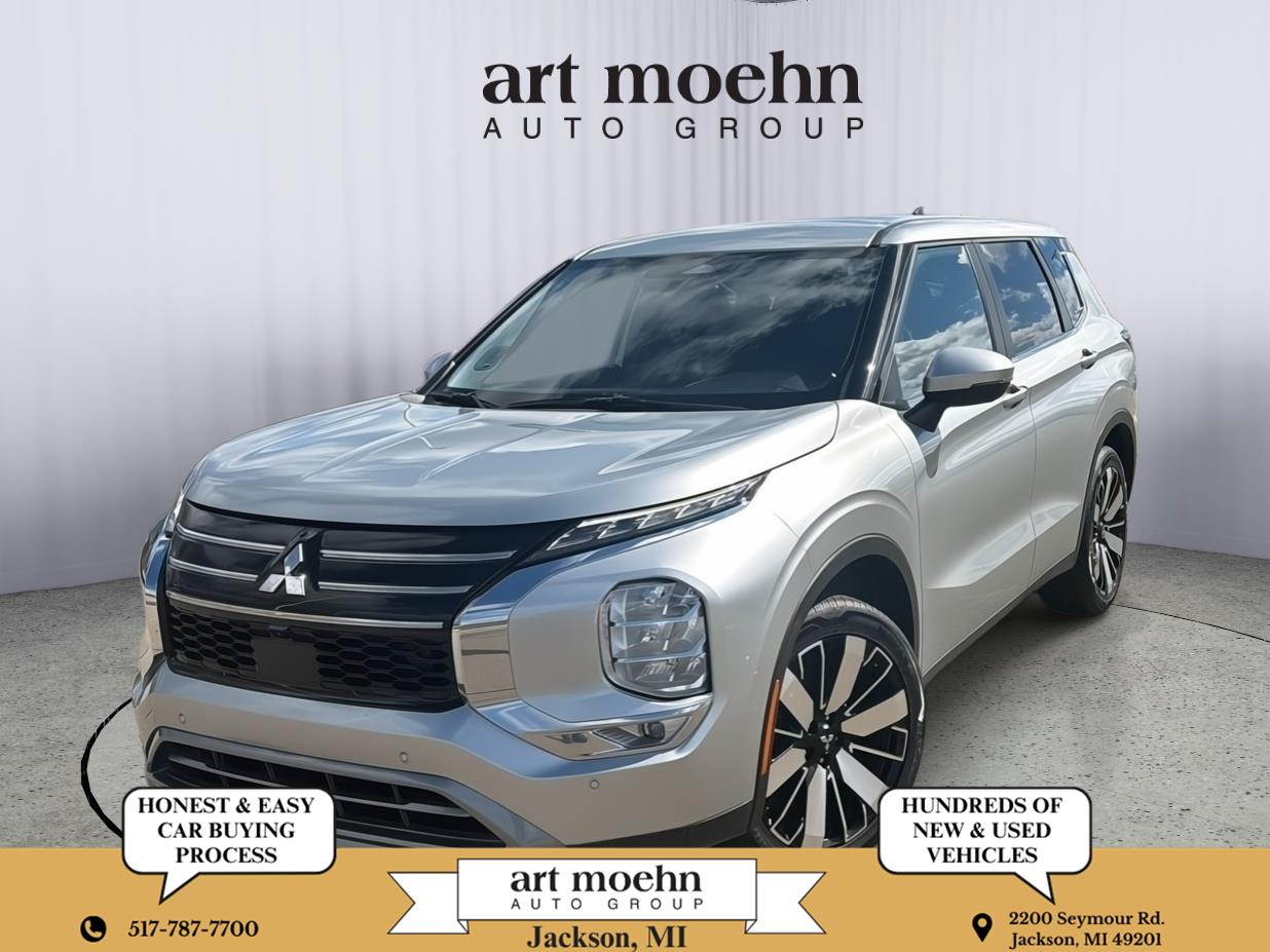 2025 Mitsubishi Outlander SE 2WD's photo