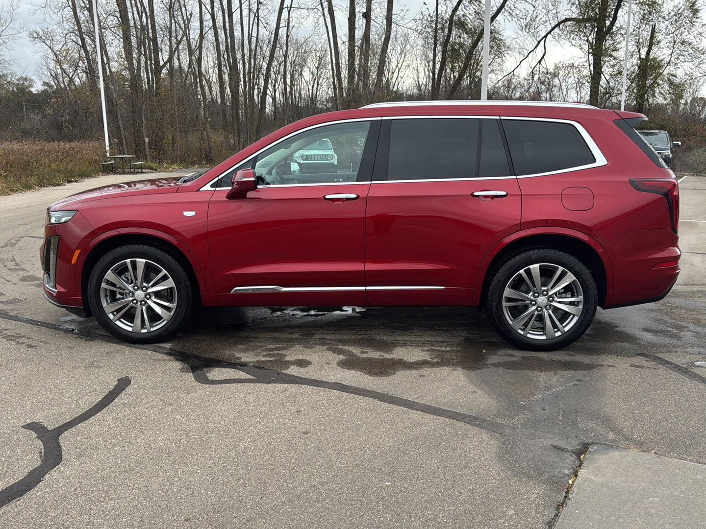 2025 Cadillac XT6 Premium Luxury photo 2