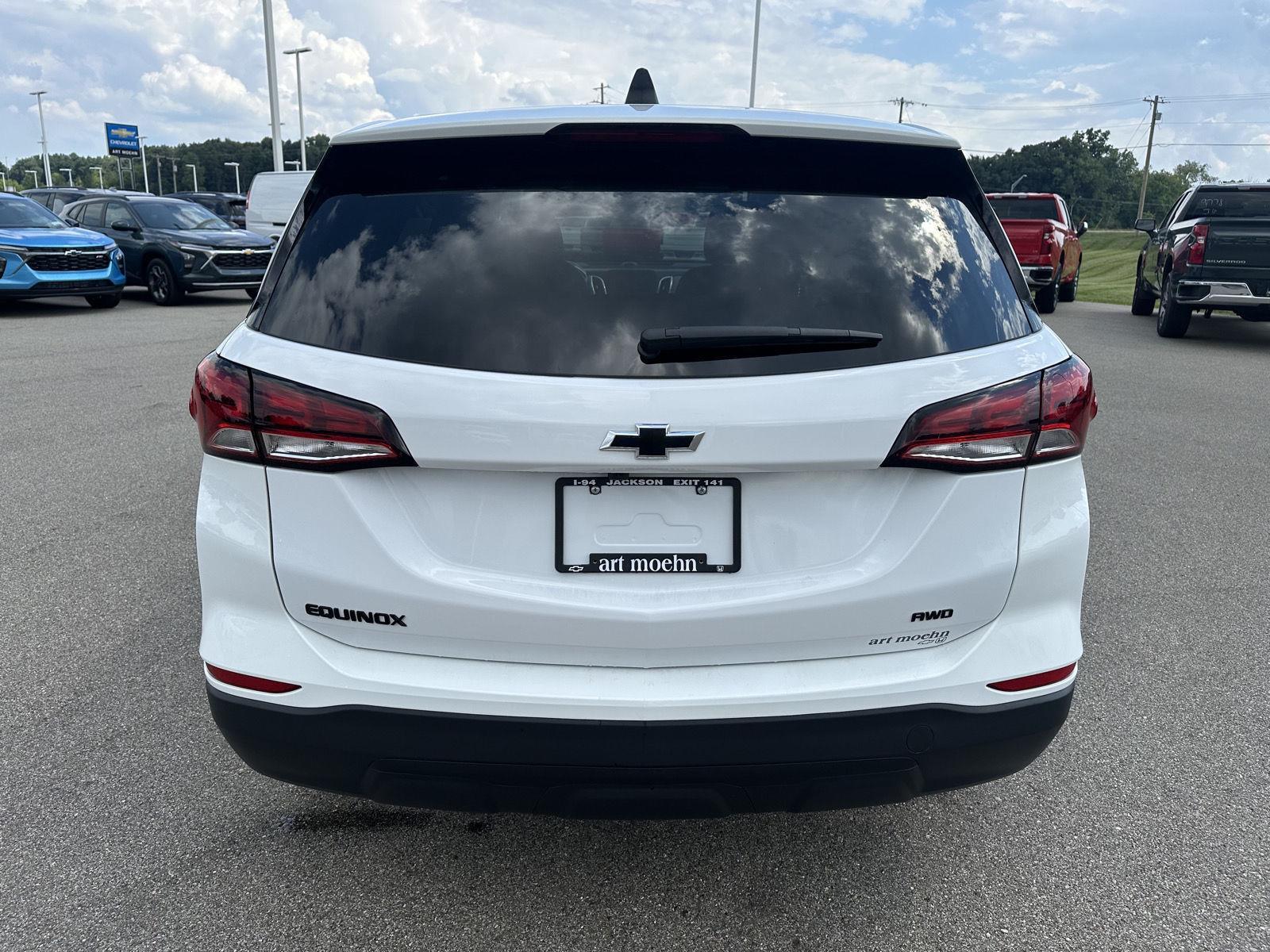 2023 Chevrolet Equinox LS photo 4