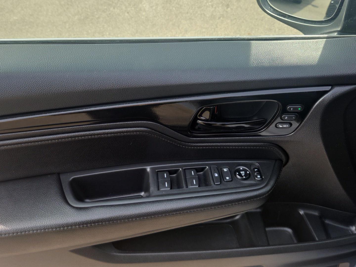 2024 Honda Odyssey Touring - Photo 18