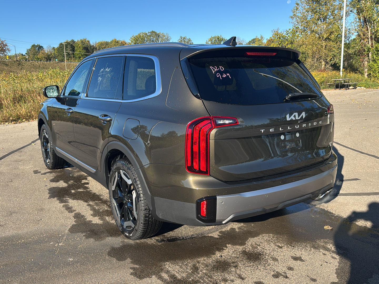 2025 Kia Telluride S photo 3