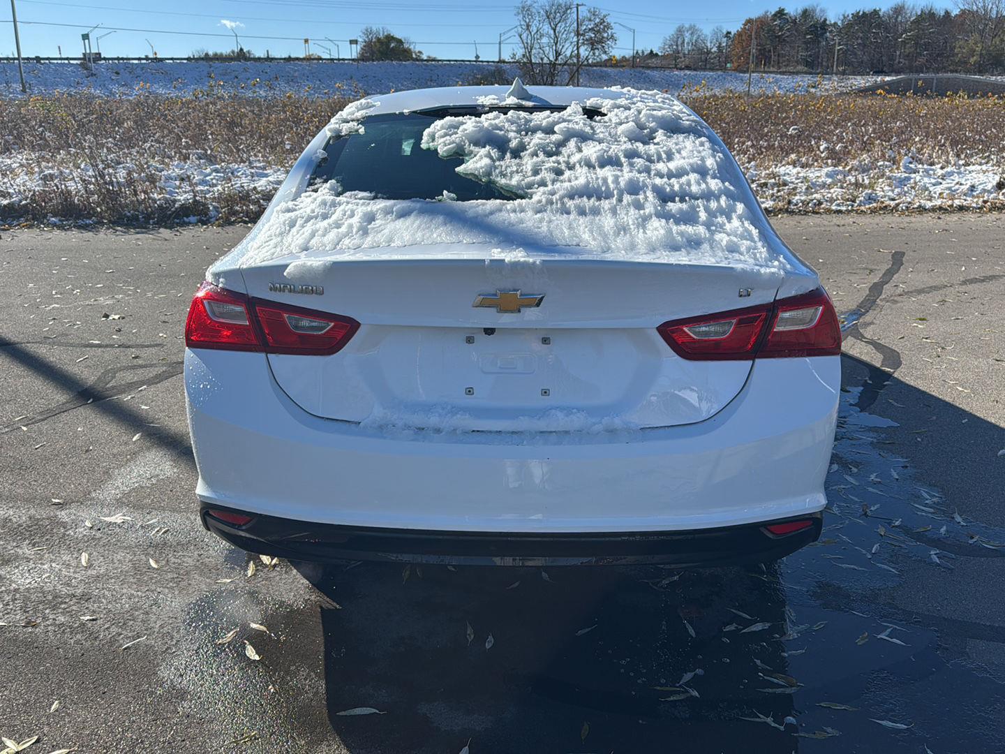 2023 Chevrolet Malibu 1LT photo 2