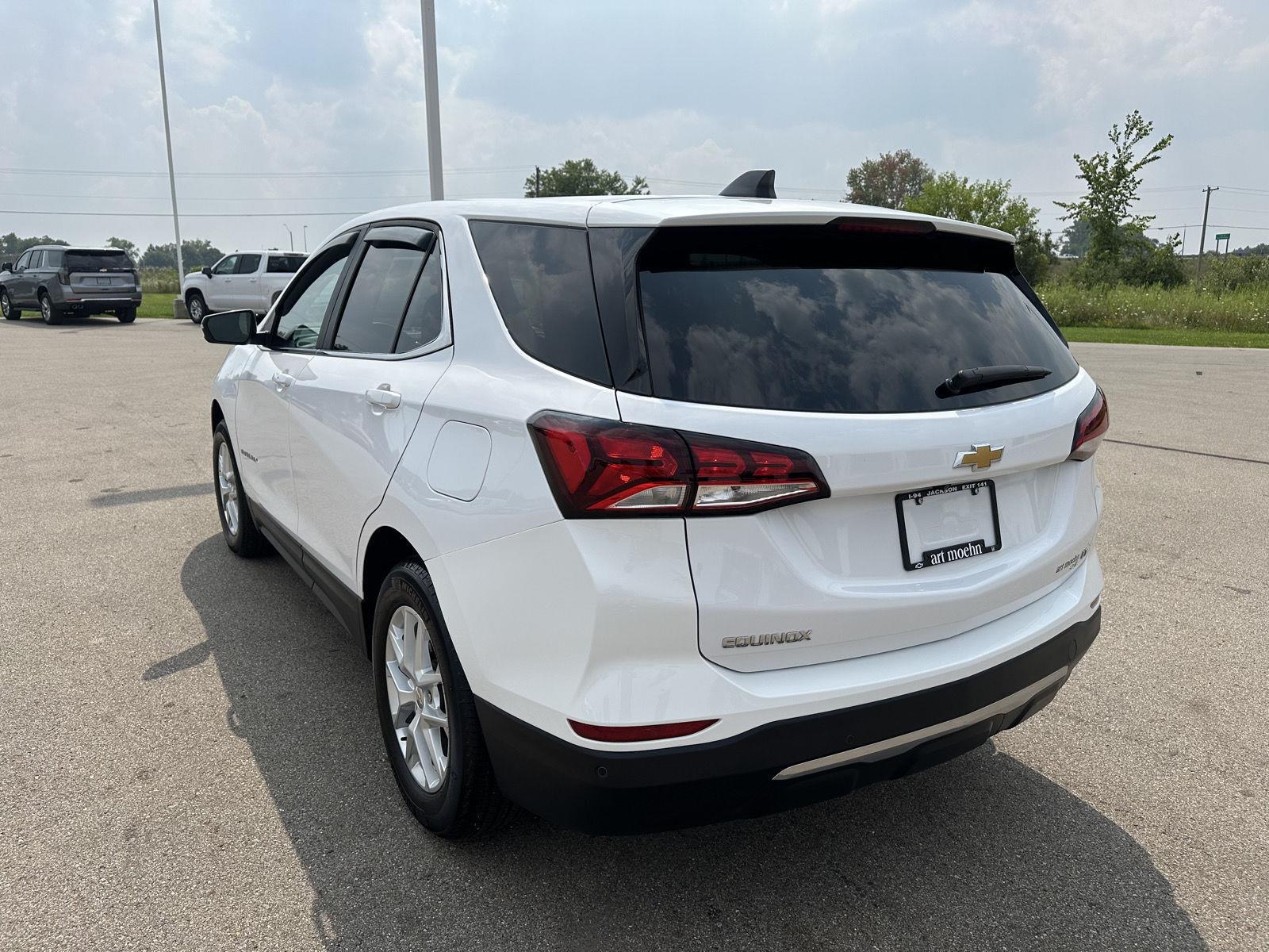 2023 Chevrolet Equinox LT photo 3