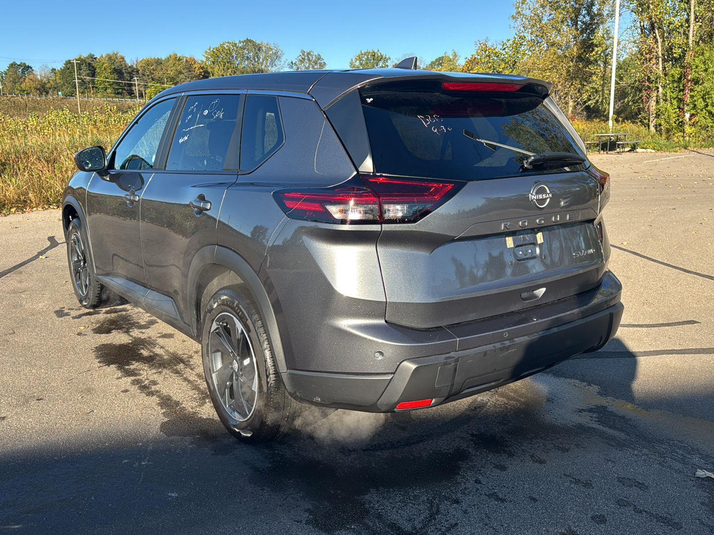 2024 Nissan Rogue SV photo 3