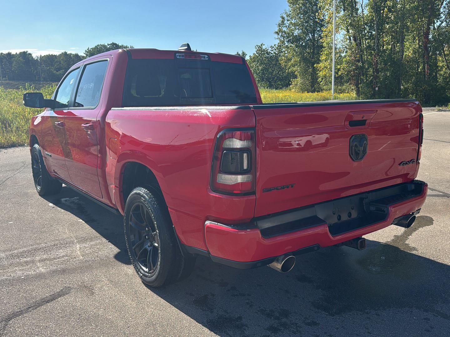 2021 Ram 1500 Sport photo 3