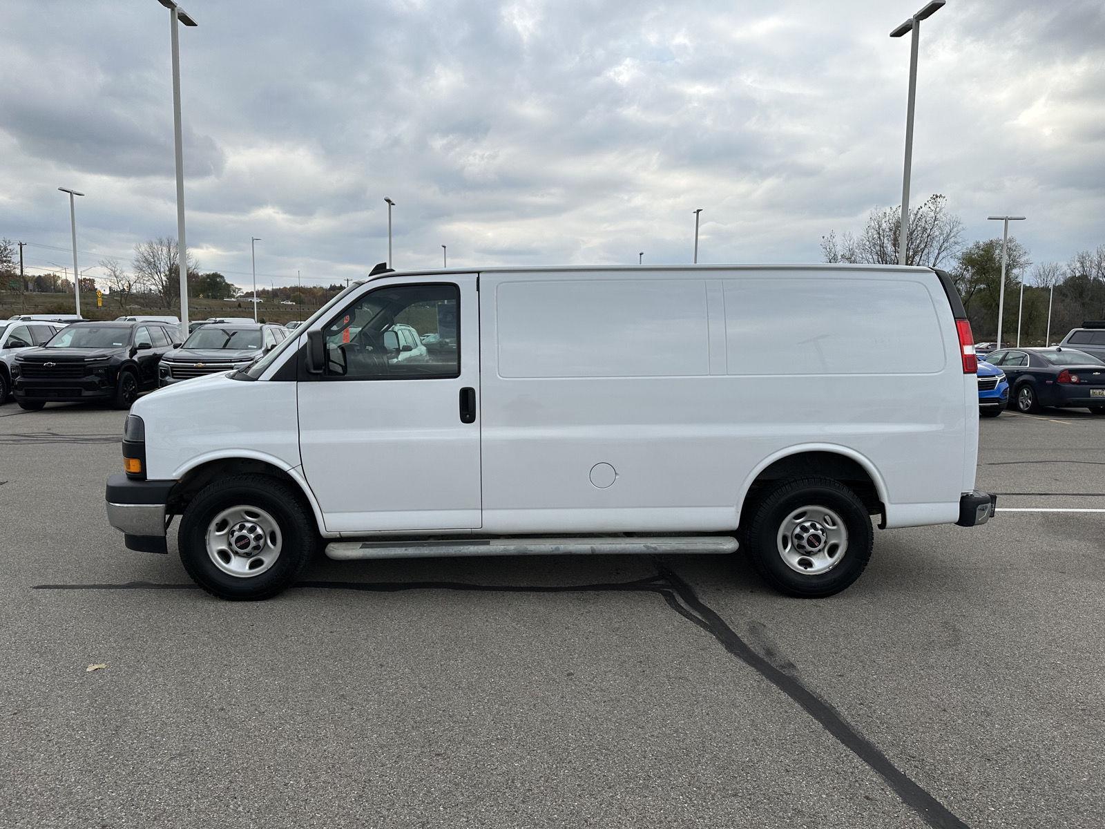 2021 Gmc Savana Cargo 2500 photo 2