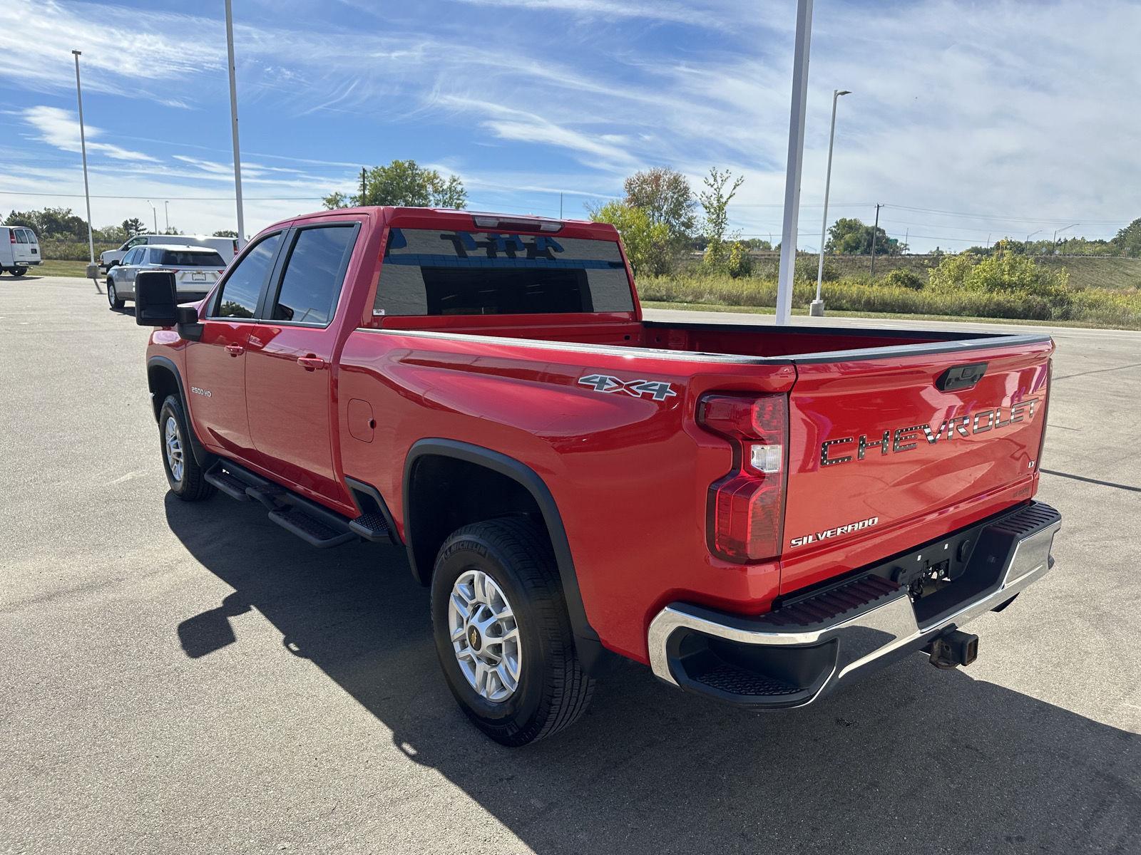 2022 Chevrolet Silverado 2500HD LT photo 3