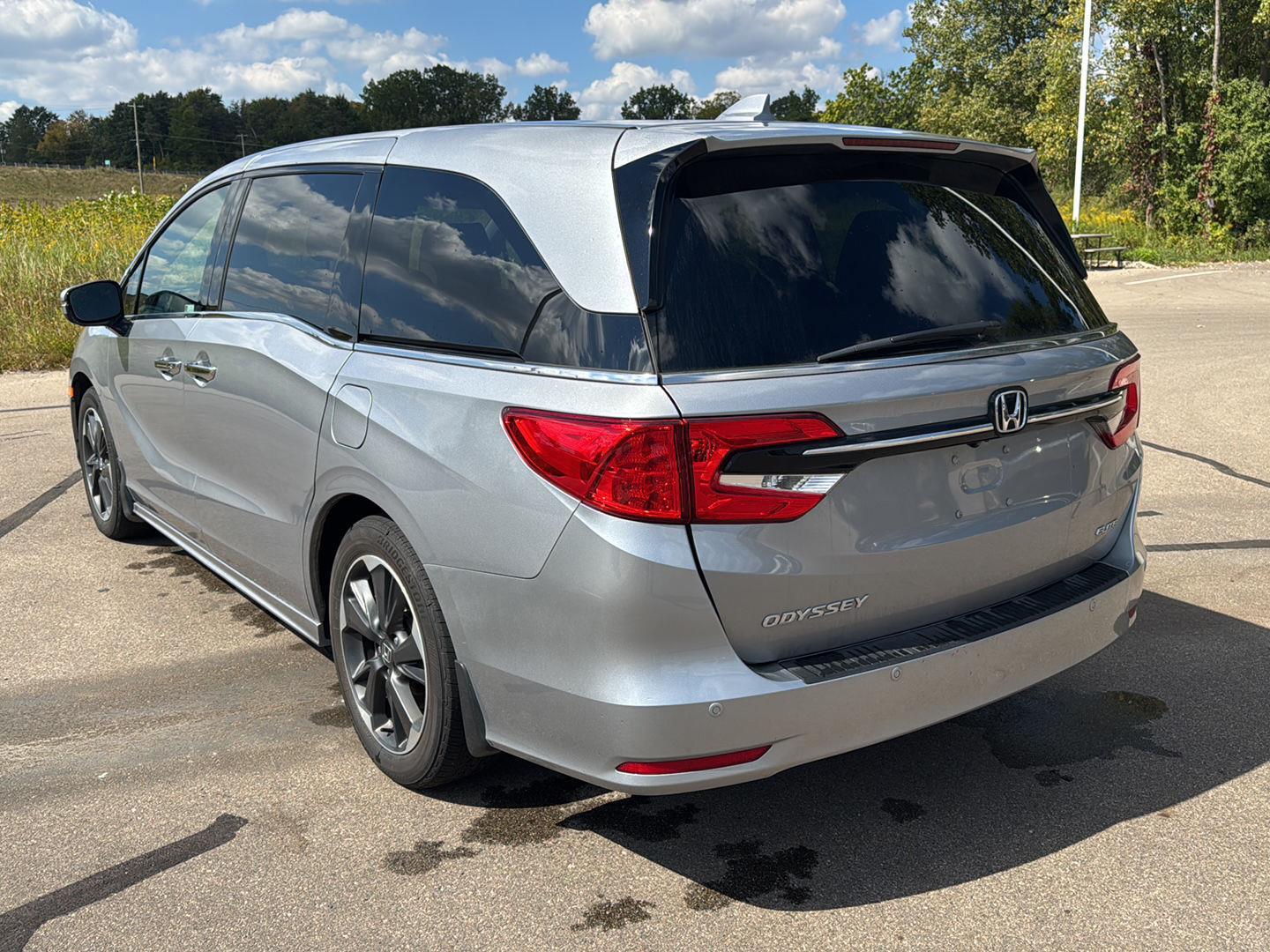 2024 Honda Odyssey Elite photo 2