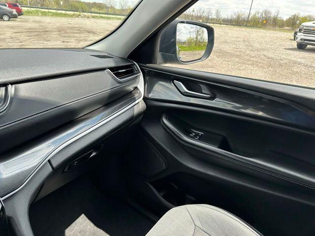 2023 Jeep Grand Cherokee Laredo - Photo 26