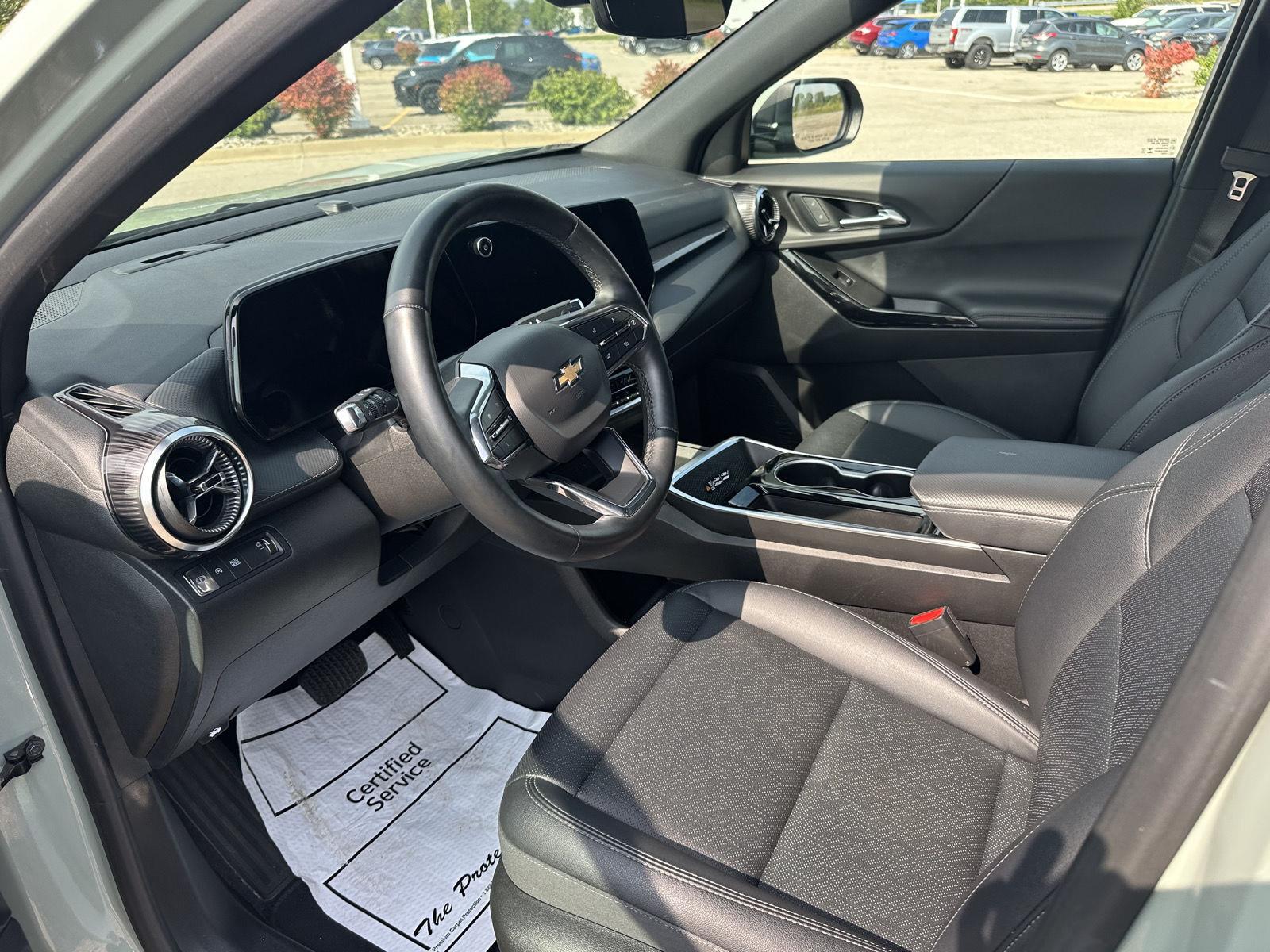 2025 Chevrolet Equinox LT - Photo 38