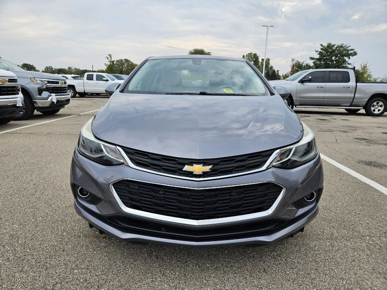 Used 2018 Chevrolet Cruze LT with VIN 1G1BE5SM5J7133510 for sale in Chelsea, MI