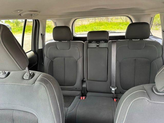 2023 Jeep Grand Cherokee Laredo - Photo 17