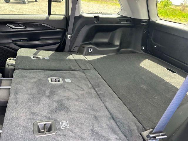 2023 Jeep Grand Cherokee Laredo - Photo 11