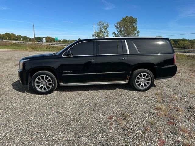 2015 Gmc Yukon XL Denali photo 2