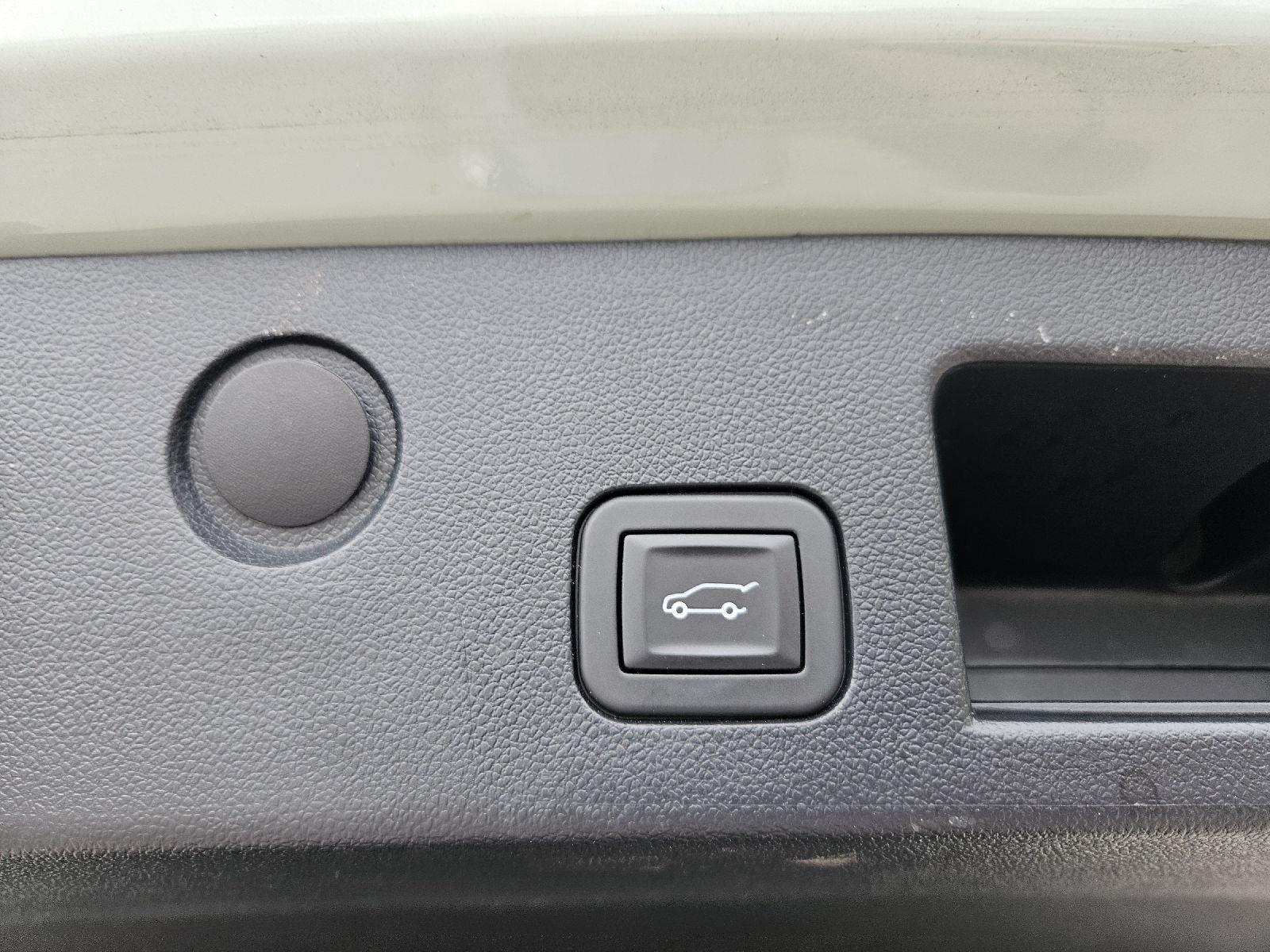 2025 Chevrolet Equinox LT - Photo 11