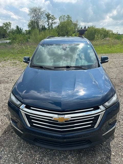 Used 2022 Chevrolet Traverse 1LT with VIN 1GNEVGKW9NJ159822 for sale in Chelsea, MI