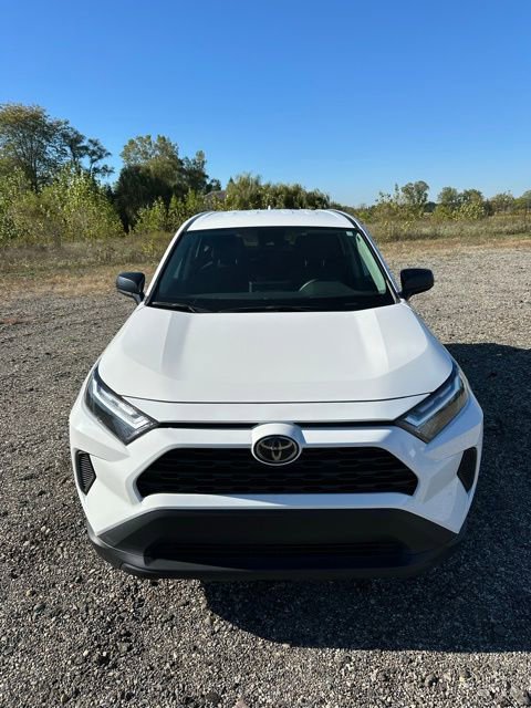 2024 Toyota RAV4 LE photo 2