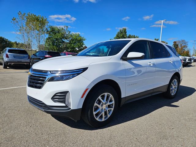 2022 Chevrolet Equinox LT photo 2