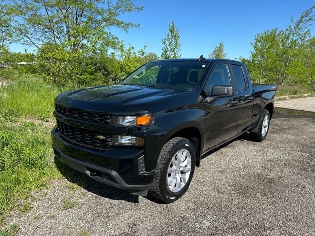 Used 2022 Chevrolet Silverado 1500 Limited Custom with VIN 1GCRYBEK4NZ213218 for sale in Chelsea, MI