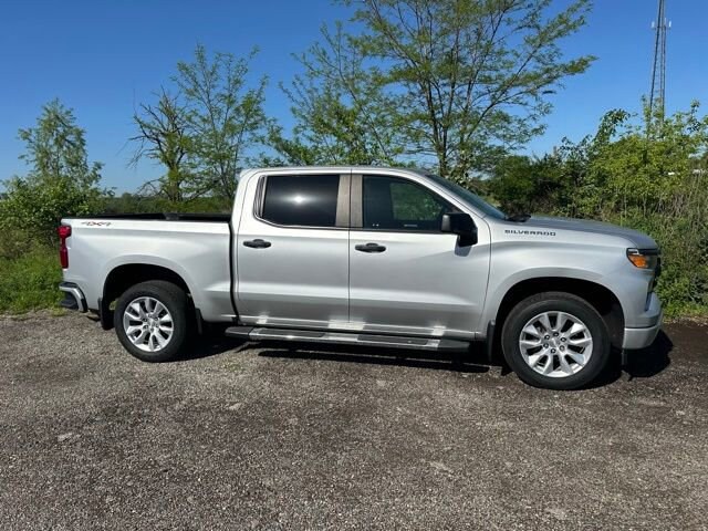Used 2022 Chevrolet Silverado 1500 Custom with VIN 3GCPDBEK5NG505205 for sale in Chelsea, MI